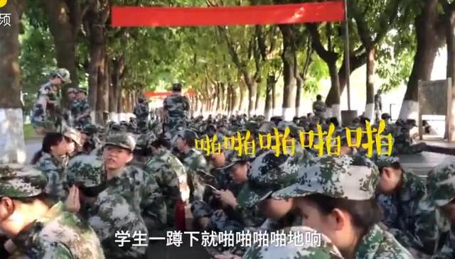 軍訓(xùn)服蹲下就崩線 給學(xué)生提供好一些材料的服裝有多難？